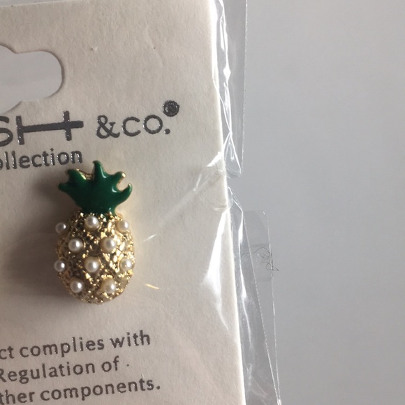 Pineapple Stud Earrings - Picture 2 of 4